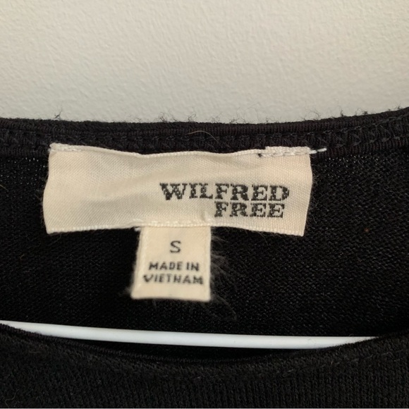 ✨2 for 15$✨Long sleeve black peplum top - Picture 2 of 3